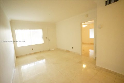 Condominio en venta en Hialeah, Florida № 1227474 - foto 25