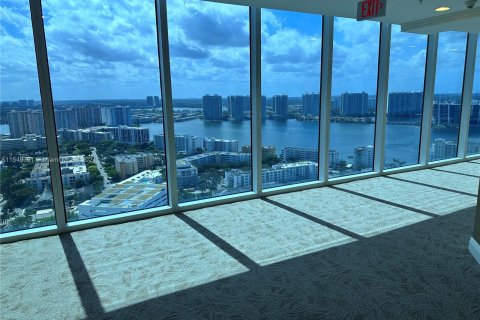 Condominio en venta en Sunny Isles Beach, Florida, 51.19 m2 № 1074375 - foto 14