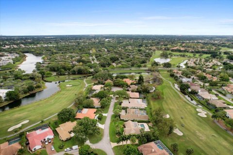 House in Palm Beach Gardens, Florida 4 bedrooms, 258.73 sq.m. № 1022260 - photo 3