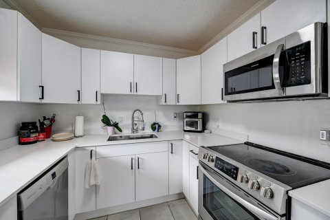 Condo in Fort Lauderdale, Florida, 2 bedrooms  № 1022239 - photo 24