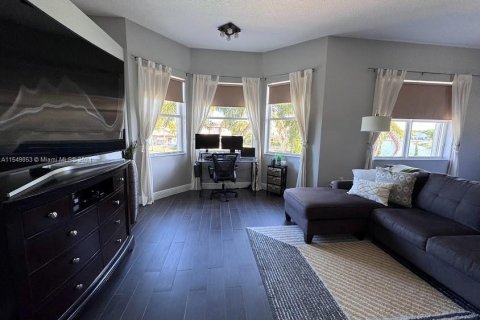 Casa en venta en Miramar, Florida, 5 dormitorios, 325.25 m2 № 1060832 - foto 12