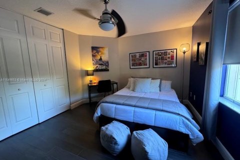 Casa en venta en Miramar, Florida, 5 dormitorios, 325.25 m2 № 1060832 - foto 18