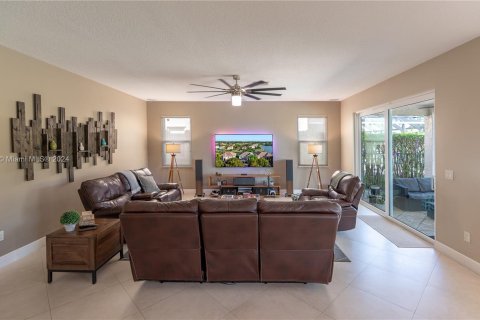 Casa en venta en Miramar, Florida, 5 dormitorios, 325.25 m2 № 1060832 - foto 9