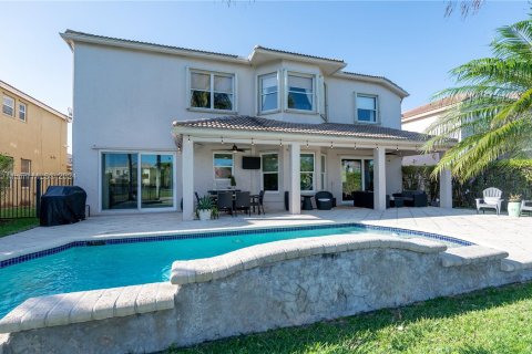 Villa ou maison à vendre à Miramar, Floride: 5 chambres, 325.25 m2 № 1060832 - photo 3