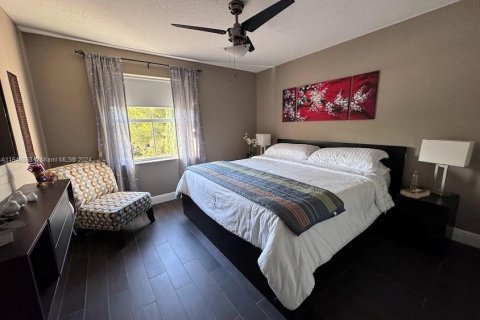 House in Miramar, Florida 5 bedrooms, 325.25 sq.m. № 1060832 - photo 17