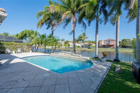 Villa ou maison à vendre à Miramar, Floride: 5 chambres, 325.25 m2 № 1060832 - photo 4