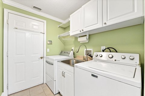 Casa en venta en Palm City, Florida, 4 dormitorios, 280.56 m2 № 1026986 - foto 27