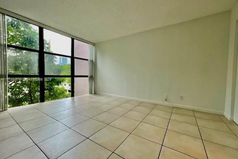 Condo in Sunny Isles Beach, Florida, 3 bedrooms  № 1241106 - photo 8