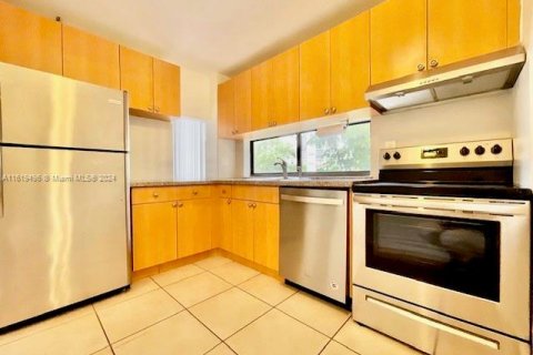 Condo in Sunny Isles Beach, Florida, 3 bedrooms  № 1241106 - photo 1