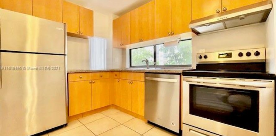 Condo in Sunny Isles Beach, Florida, 3 bedrooms  № 1241106