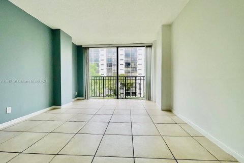 Condo in Sunny Isles Beach, Florida, 3 bedrooms  № 1241106 - photo 9