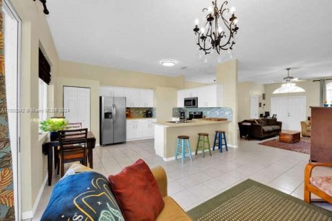 Casa en venta en Homestead, Florida, 4 dormitorios, 192.59 m2 № 1065036 - foto 18