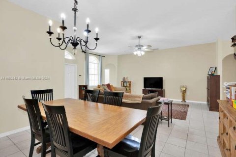Casa en venta en Homestead, Florida, 4 dormitorios, 192.59 m2 № 1065036 - foto 14