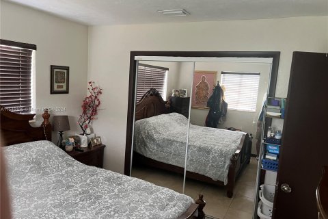 Casa en venta en Cutler Bay, Florida, 3 dormitorios, 117.43 m2 № 1058256 - foto 8