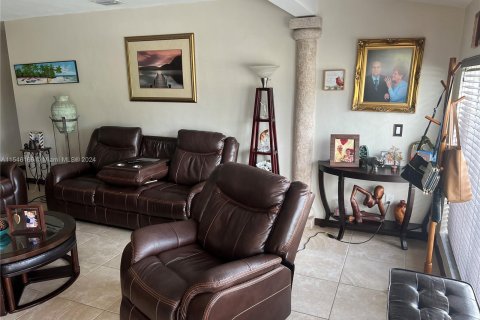 Villa ou maison à vendre à Cutler Bay, Floride: 3 chambres, 117.43 m2 № 1058256 - photo 16