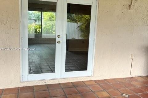 House in Miami, Florida 3 bedrooms, 117.89 sq.m. № 1395022 - photo 10