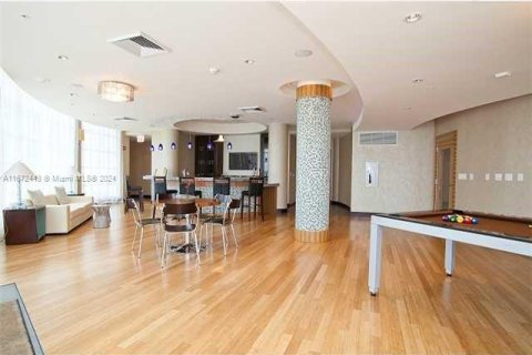 Condominio en alquiler en Miami, Florida, 1 dormitorio, 74.51 m2 № 1394972 - foto 12