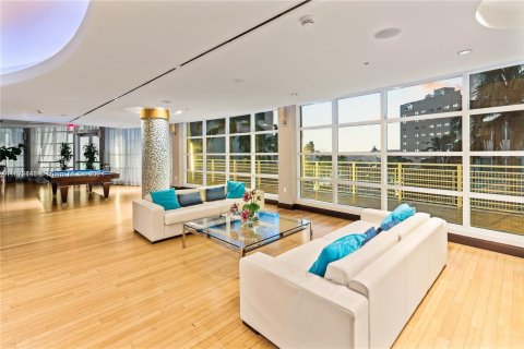 Condominio en alquiler en Miami, Florida, 1 dormitorio, 74.51 m2 № 1394972 - foto 16