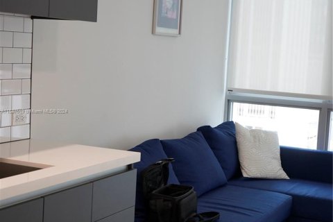 Condo in Miami, Florida, 1 bedroom  № 1021878 - photo 15