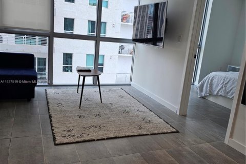 Condo in Miami, Florida, 1 bedroom  № 1021878 - photo 16