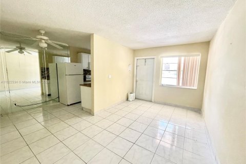 Copropriété à vendre à Hollywood, Floride: 1 chambre, 47.38 m2 № 1269156 - photo 8