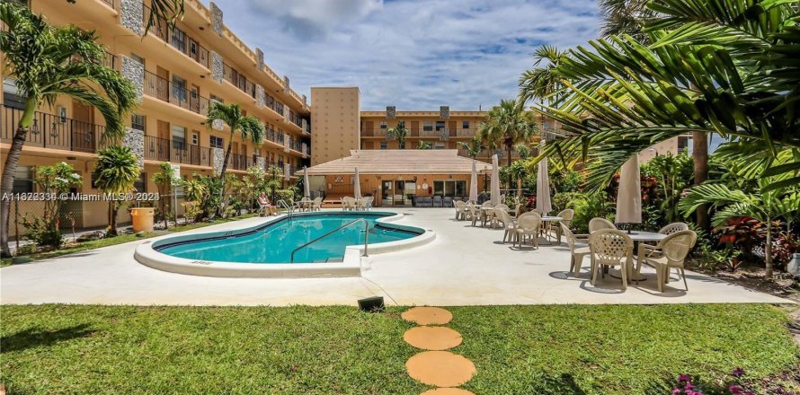 Condominio en Hollywood, Florida, 1 dormitorio  № 1269156