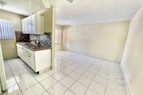 Condominio en venta en Hollywood, Florida, 1 dormitorio, 47.38 m2 № 1269156 - foto 4