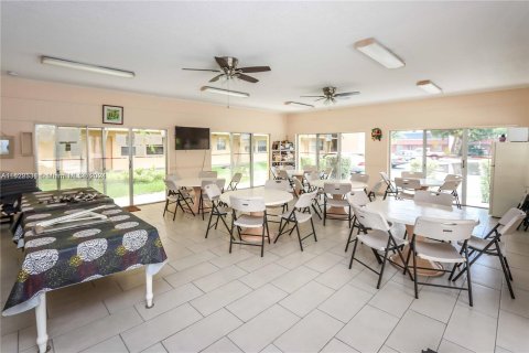 Copropriété à vendre à Hollywood, Floride: 1 chambre, 47.38 m2 № 1269156 - photo 15