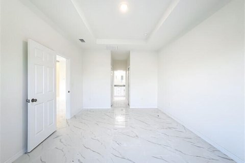 Casa en venta en Cape Coral, Florida, 4 dormitorios, 159.23 m2 № 1059079 - foto 23