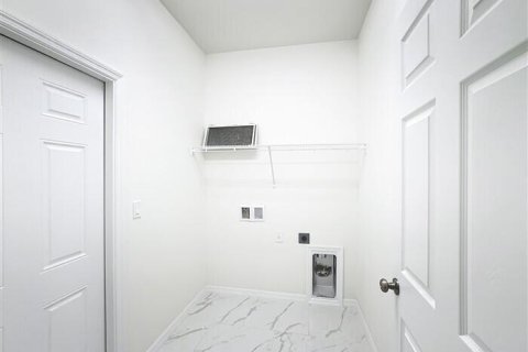 Casa en venta en Cape Coral, Florida, 4 dormitorios, 159.23 m2 № 1059079 - foto 1