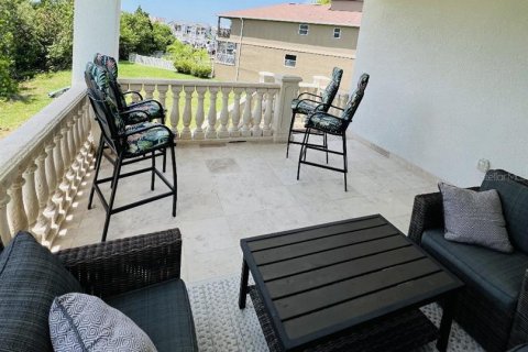 Casa en venta en New Port Richey, Florida, 4 dormitorios, 246.93 m2 № 1340794 - foto 10