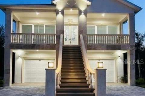 Villa ou maison à vendre à New Port Richey, Floride: 4 chambres, 246.93 m2 № 1340794 - photo 1