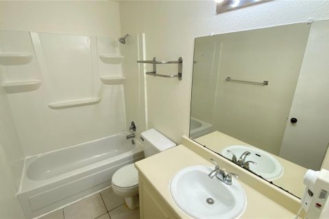 Condo in Kissimmee, Florida, 2 bedrooms  № 1340795 - photo 12