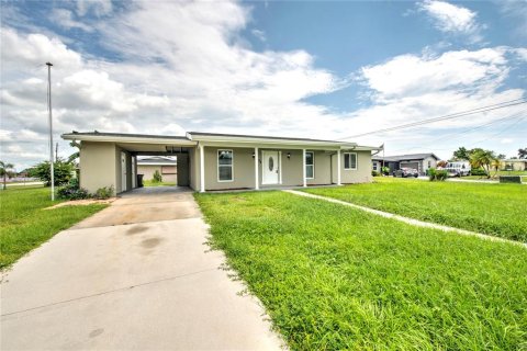 Villa ou maison à vendre à Port Charlotte, Floride: 3 chambres, 135.82 m2 № 1378072 - photo 2