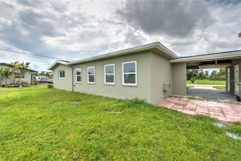 Villa ou maison à vendre à Port Charlotte, Floride: 3 chambres, 135.82 m2 № 1378072 - photo 29