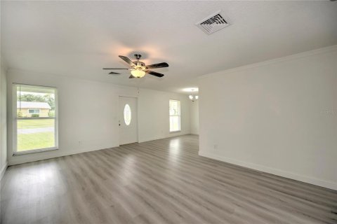 House in Port Charlotte, Florida 3 bedrooms, 135.82 sq.m. № 1378072 - photo 6