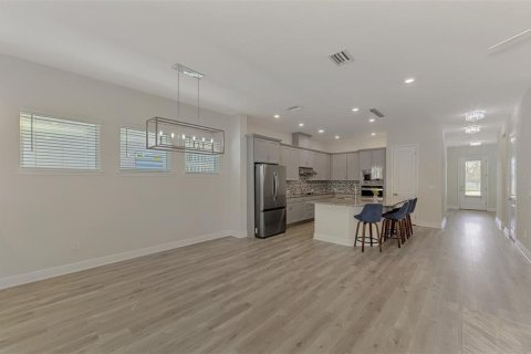 Casa en venta en Sarasota, Florida, 3 dormitorios, 198.81 m2 № 1402230 - foto 4