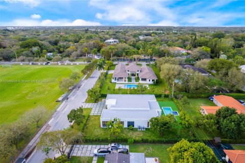 Villa ou maison à vendre à Pinecrest, Floride: 5 chambres, 394.37 m2 № 1075278 - photo 7