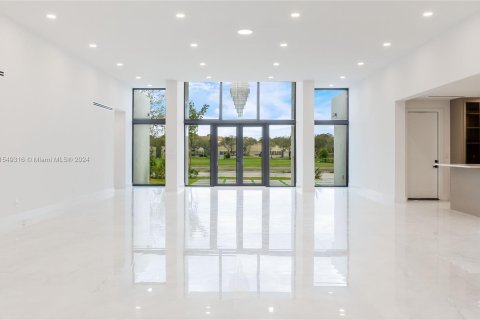 Villa ou maison à vendre à Pinecrest, Floride: 5 chambres, 394.37 m2 № 1075278 - photo 10