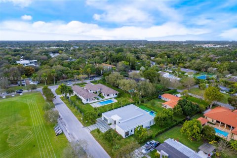 Villa ou maison à vendre à Pinecrest, Floride: 5 chambres, 394.37 m2 № 1075278 - photo 8