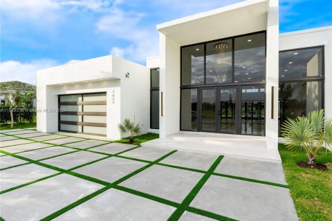 Villa ou maison à vendre à Pinecrest, Floride: 5 chambres, 394.37 m2 № 1075278 - photo 4