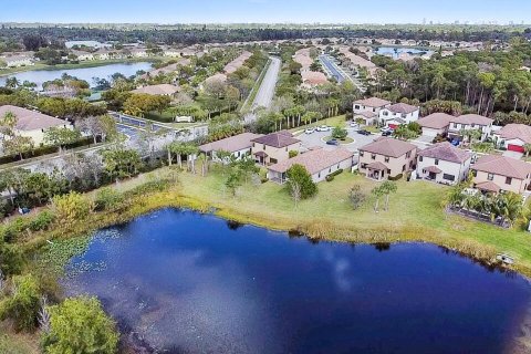 Villa ou maison à vendre à West Palm Beach, Floride: 4 chambres, 190.17 m2 № 1045456 - photo 6