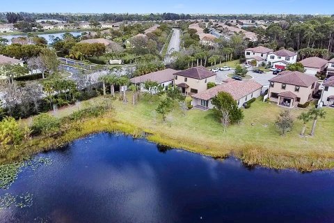 Villa ou maison à vendre à West Palm Beach, Floride: 4 chambres, 190.17 m2 № 1045456 - photo 5