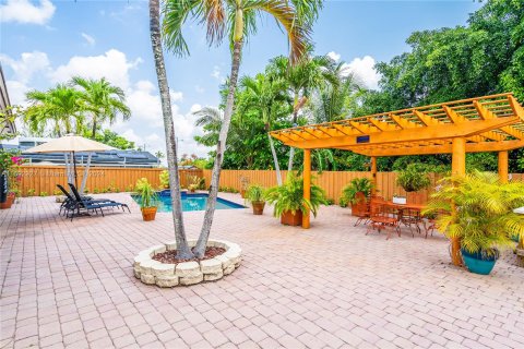 Casa en venta en Miami Springs, Florida, 4 dormitorios, 221.11 m2 № 1184747 - foto 12