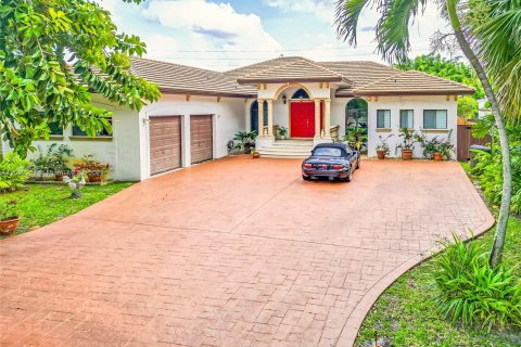 Casa en venta en Miami Springs, Florida, 4 dormitorios, 221.11 m2 № 1184747 - foto 2