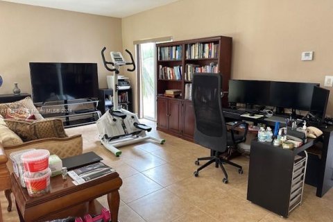 Townhouse in Doral, Florida 3 bedrooms, 208.57 sq.m. № 1024083 - photo 27