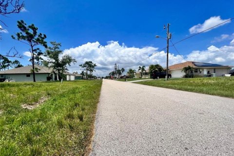 Terreno en venta en Rotonda, Florida № 1306678 - foto 3