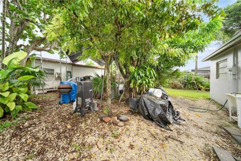 House in Miami, Florida 3 bedrooms, 98.1 sq.m. № 1401557 - photo 14