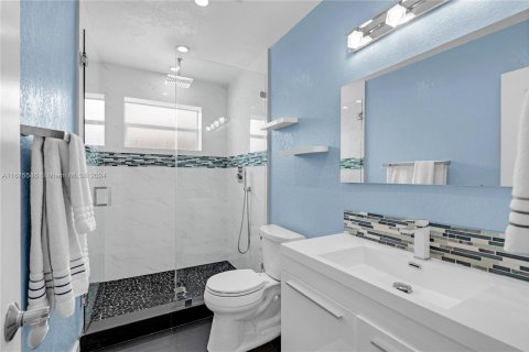 Casa en venta en Miami, Florida, 5 dormitorios, 209.59 m2 № 1401556 - foto 25