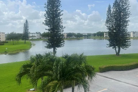 Copropriété à vendre à Boca Raton, Floride: 2 chambres, 83.24 m2 № 1038270 - photo 1